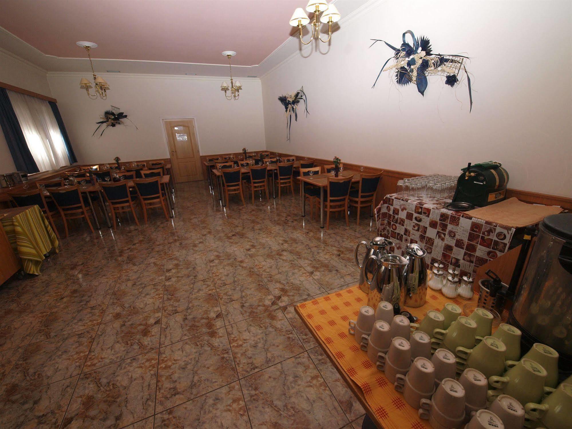 Hotel Macocha Blansko Extérieur photo